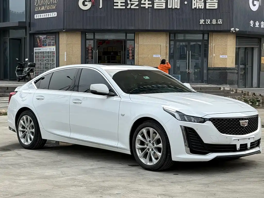 Cadillac CT5 — фото 3