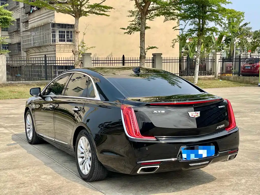 Cadillac XTS — фото 9