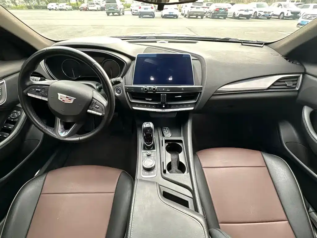Cadillac CT5 — фото 10