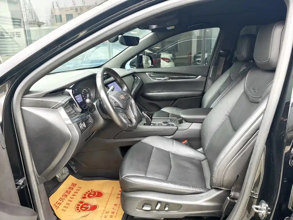 Cadillac XT5 — фото 8