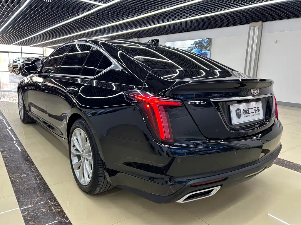 Cadillac CT5 — фото 5