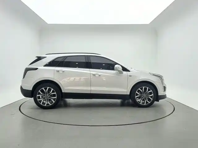 Cadillac XT5 — фото 8