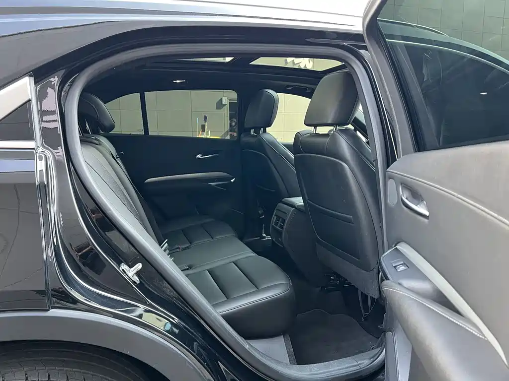 Cadillac XT4 — фото 22