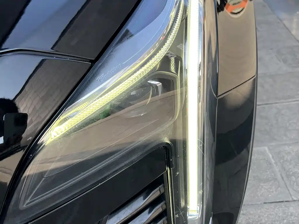 Cadillac XT4 — фото 33