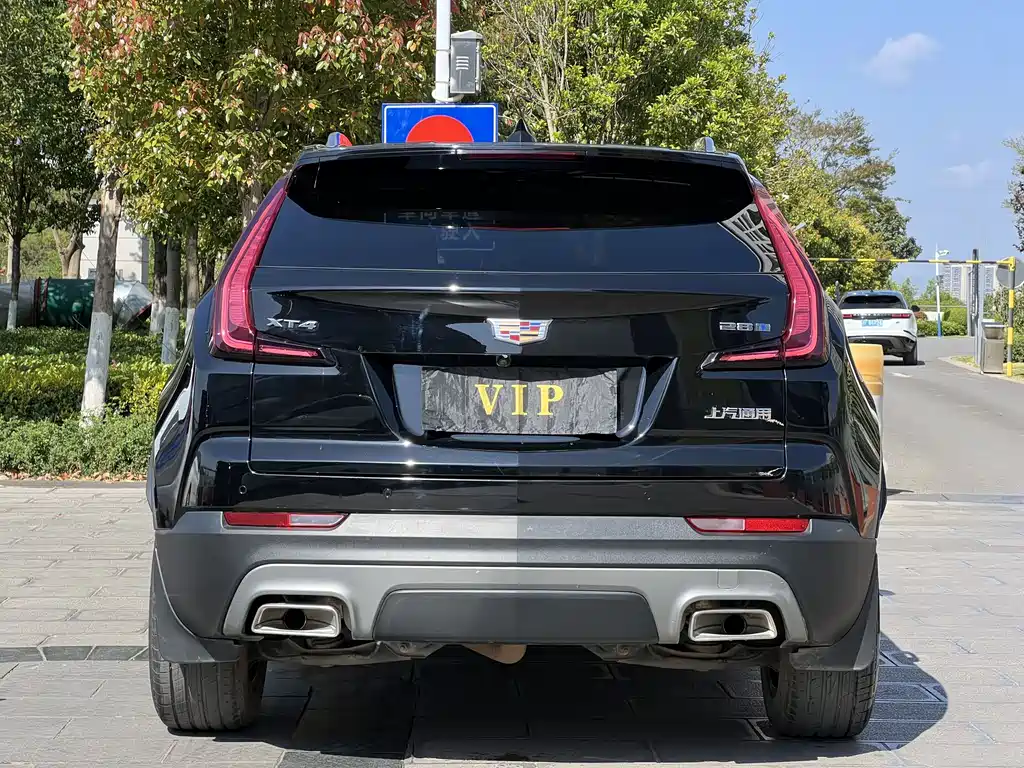 Cadillac XT4 — фото 9