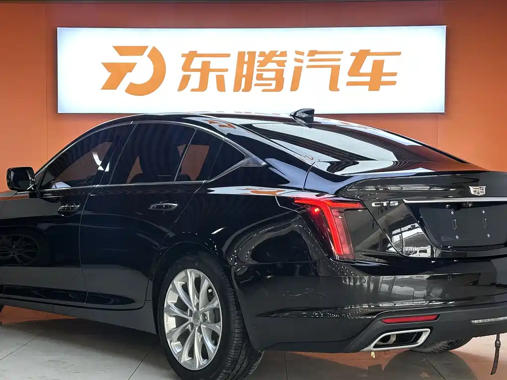 Cadillac CT5 — фото 7