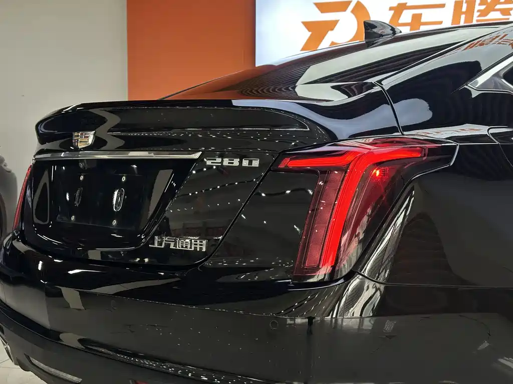 Cadillac CT5 — фото 8