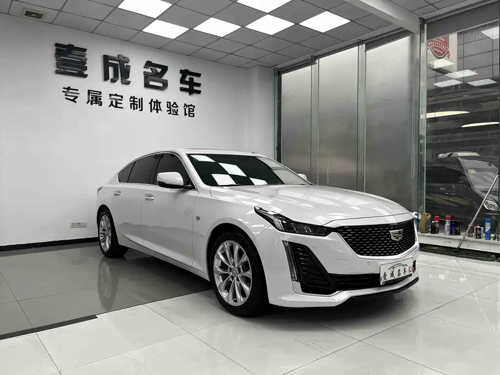 Cadillac CT5 — фото 3