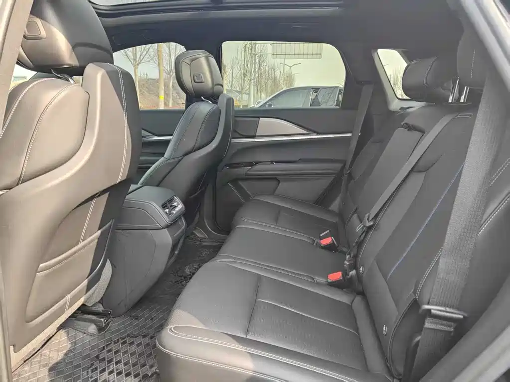 Cadillac XT5 — фото 6
