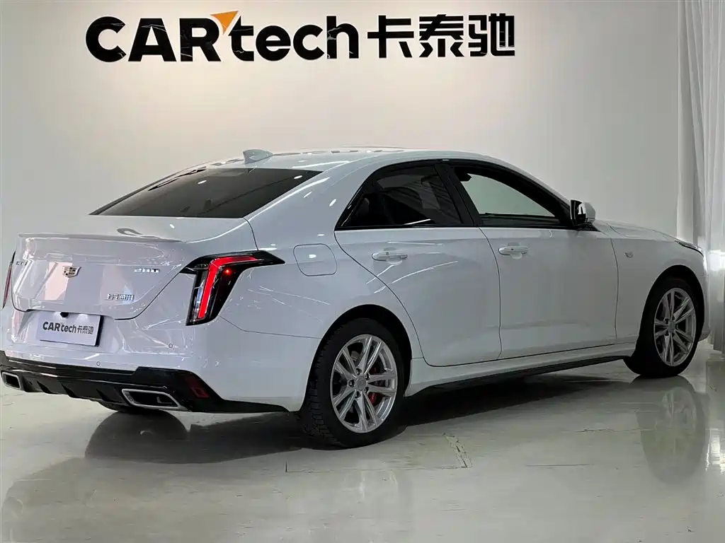 Cadillac CT4 — фото 4