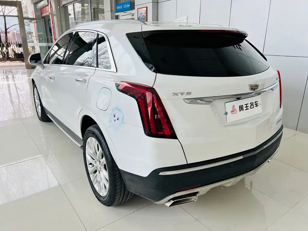 Cadillac XT5 — фото 7