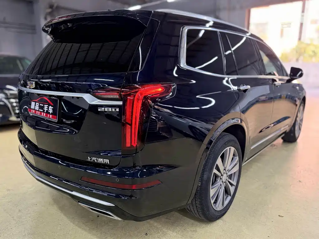 Cadillac XT6 — фото 28