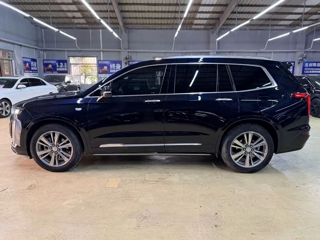 Cadillac XT6 — фото 31