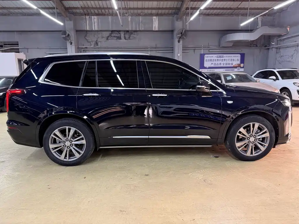 Cadillac XT6 — фото 32