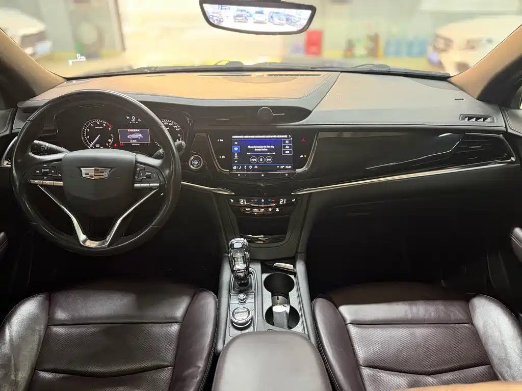 Cadillac XT6 — фото 9