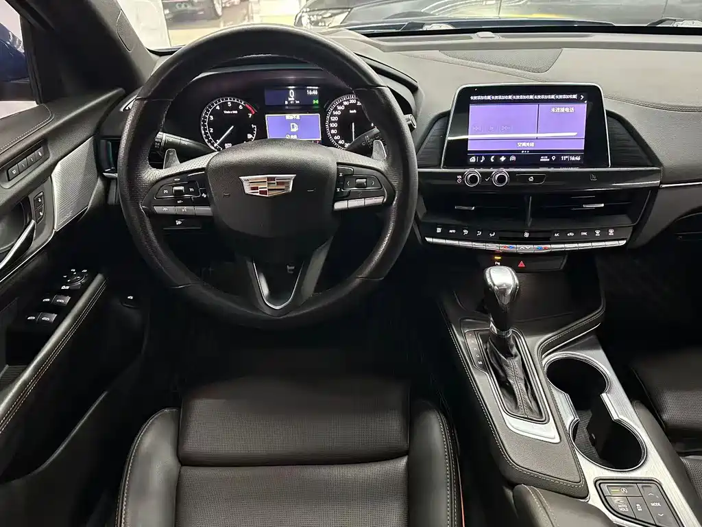 Cadillac CT4 — фото 7