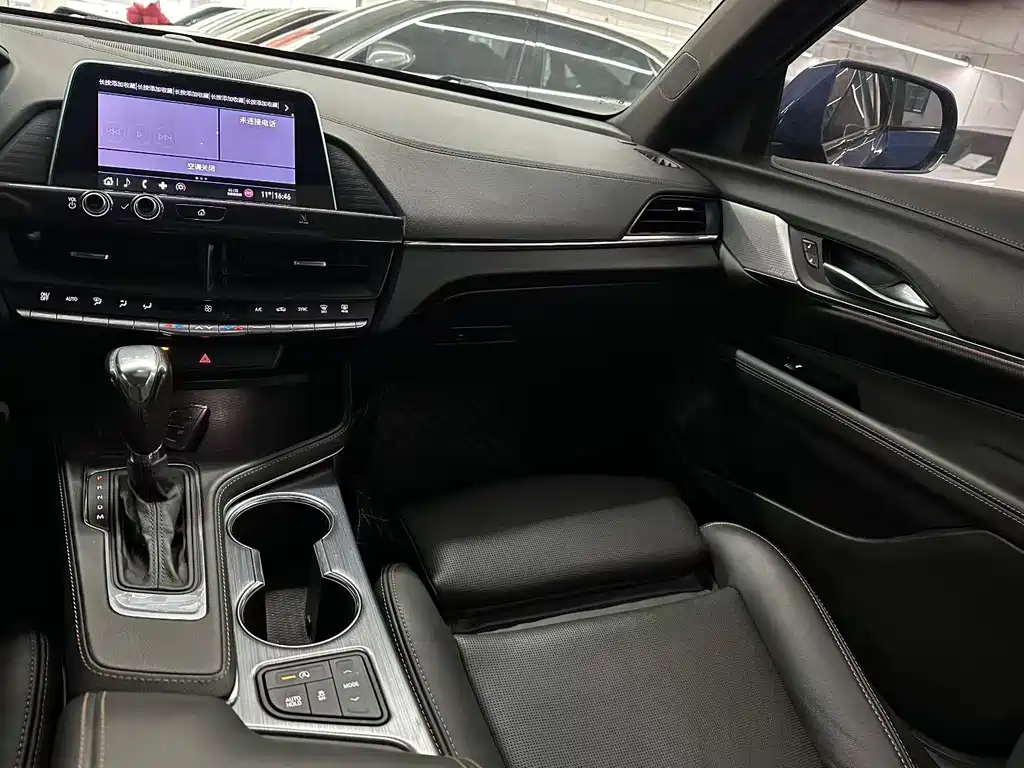 Cadillac CT4 — фото 8