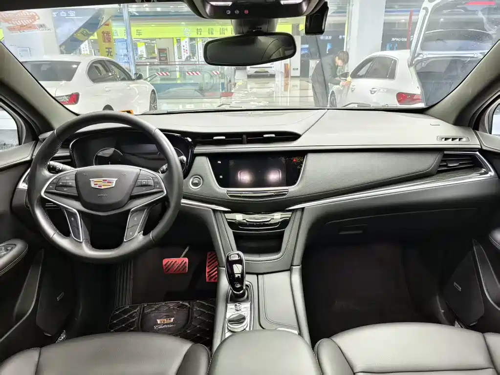 Cadillac XT5 — фото 9