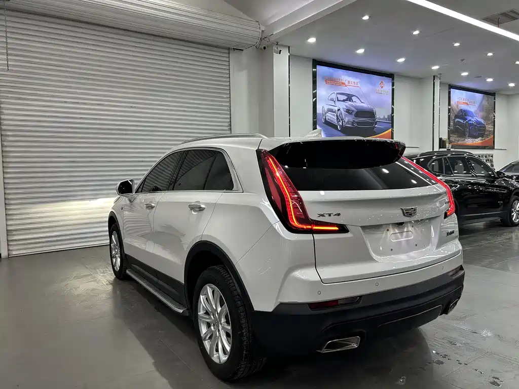 Cadillac XT4 — фото 4