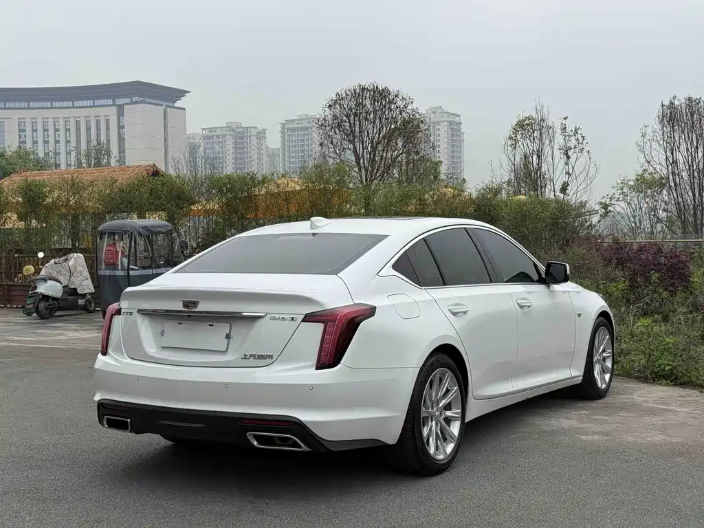 Cadillac CT5 — фото 20