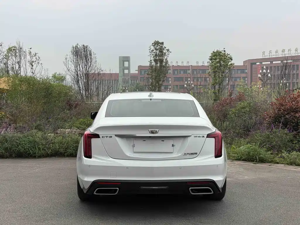 Cadillac CT5 — фото 21