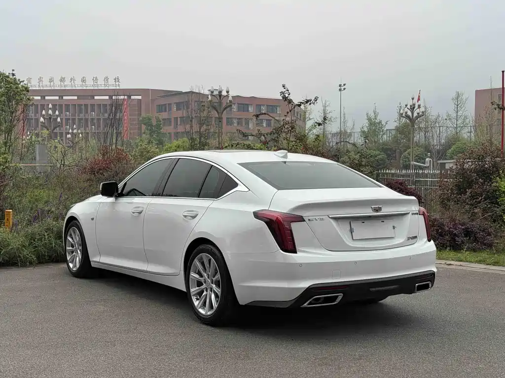 Cadillac CT5 — фото 22