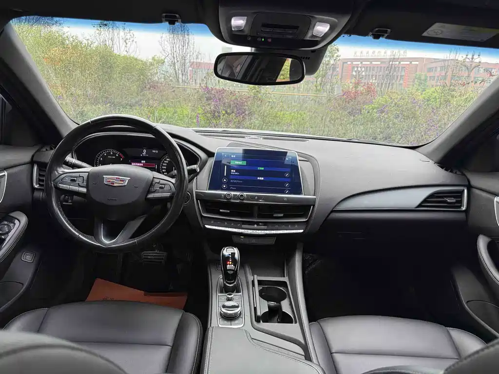Cadillac CT5 — фото 25
