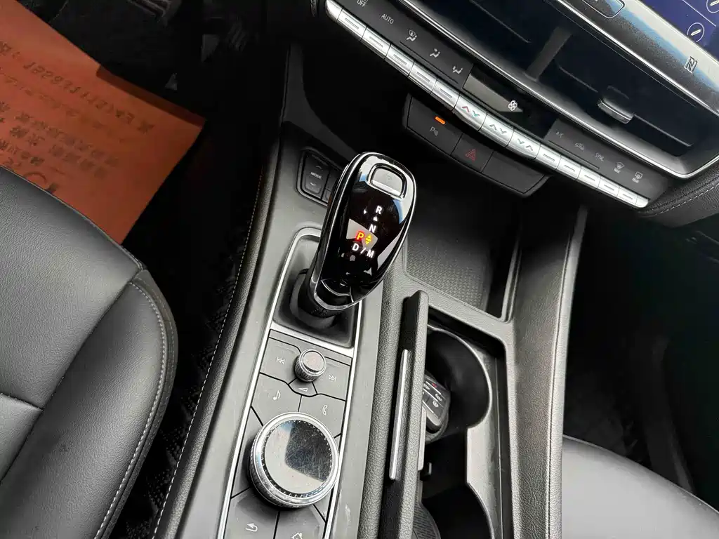 Cadillac CT5 — фото 30