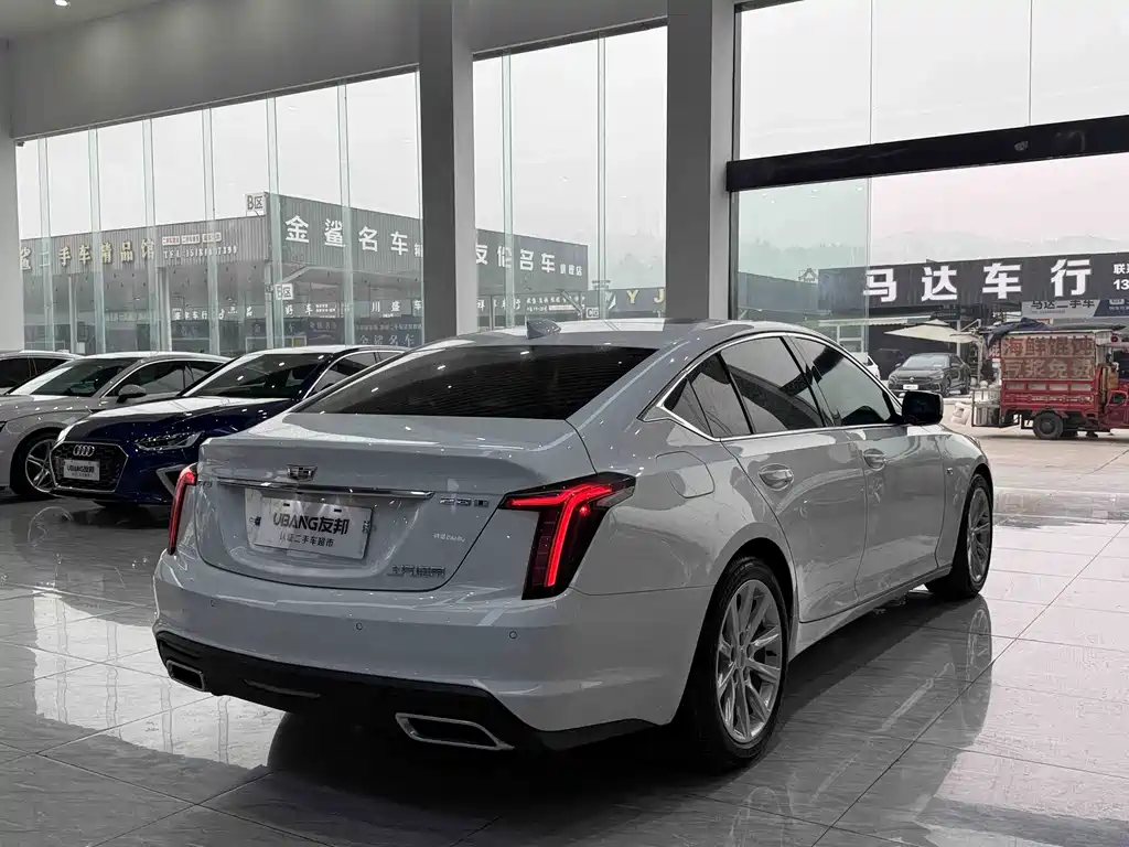 Cadillac CT5 — фото 4
