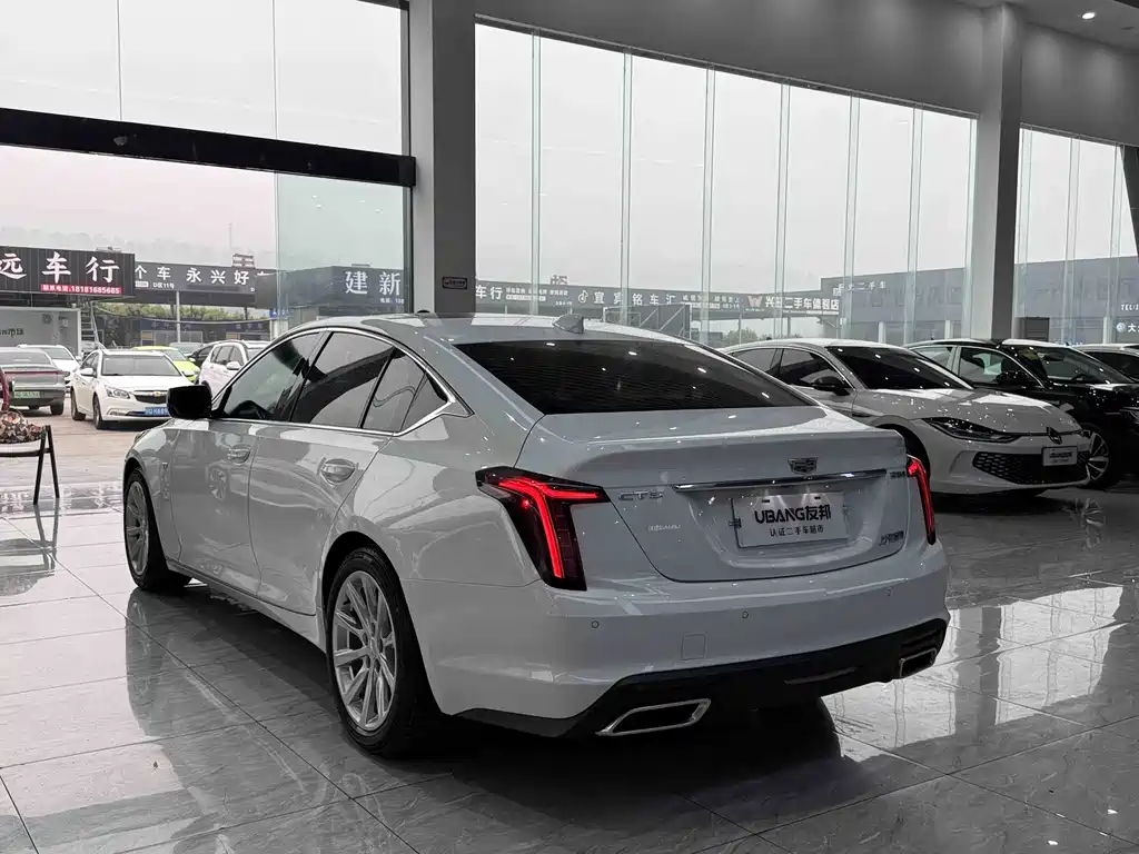 Cadillac CT5 — фото 6