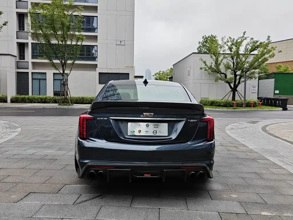 Cadillac CT5 — фото 6