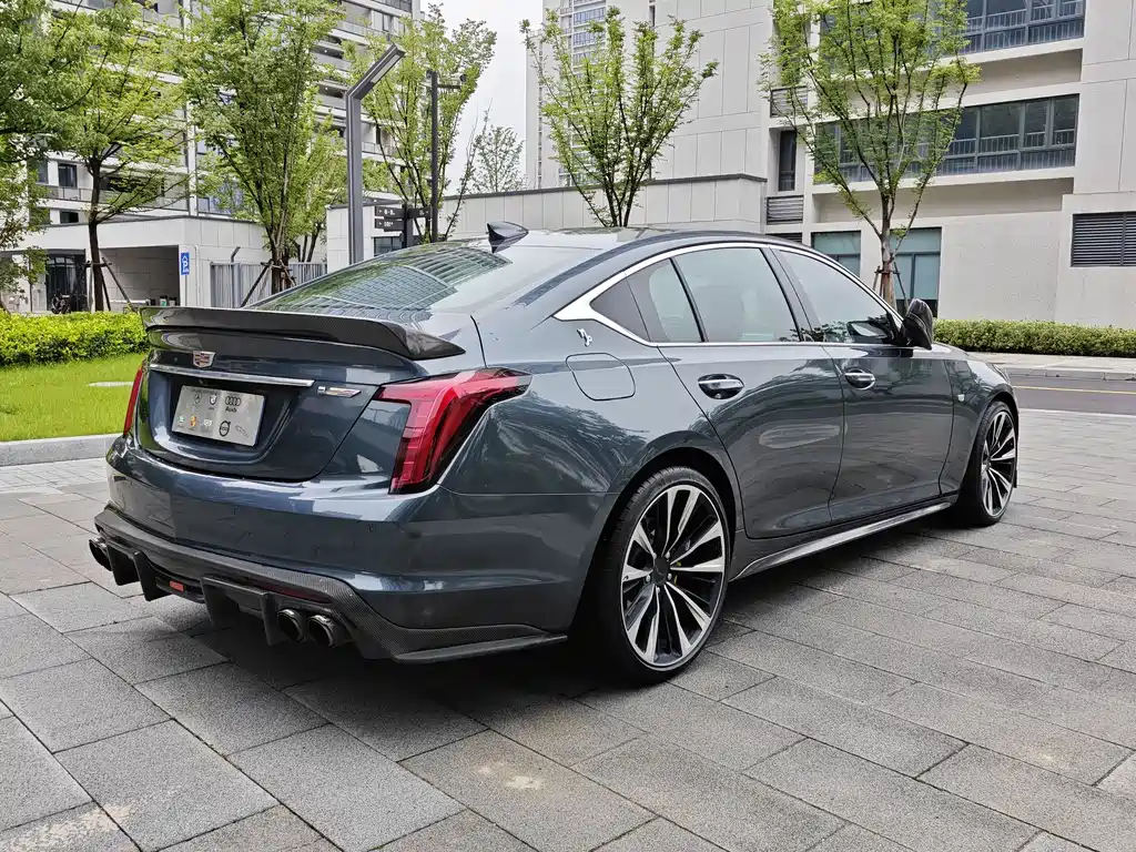 Cadillac CT5 — фото 7
