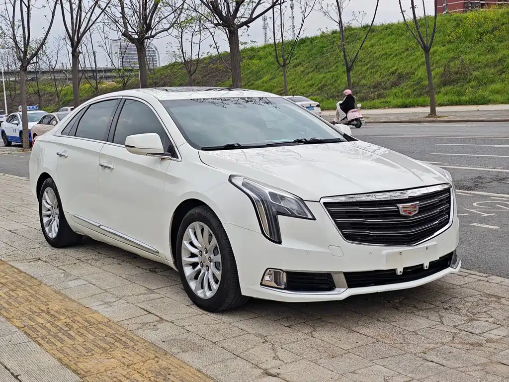Cadillac XTS — фото 3