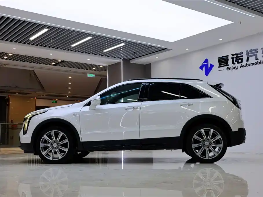 Cadillac XT4 — фото 3