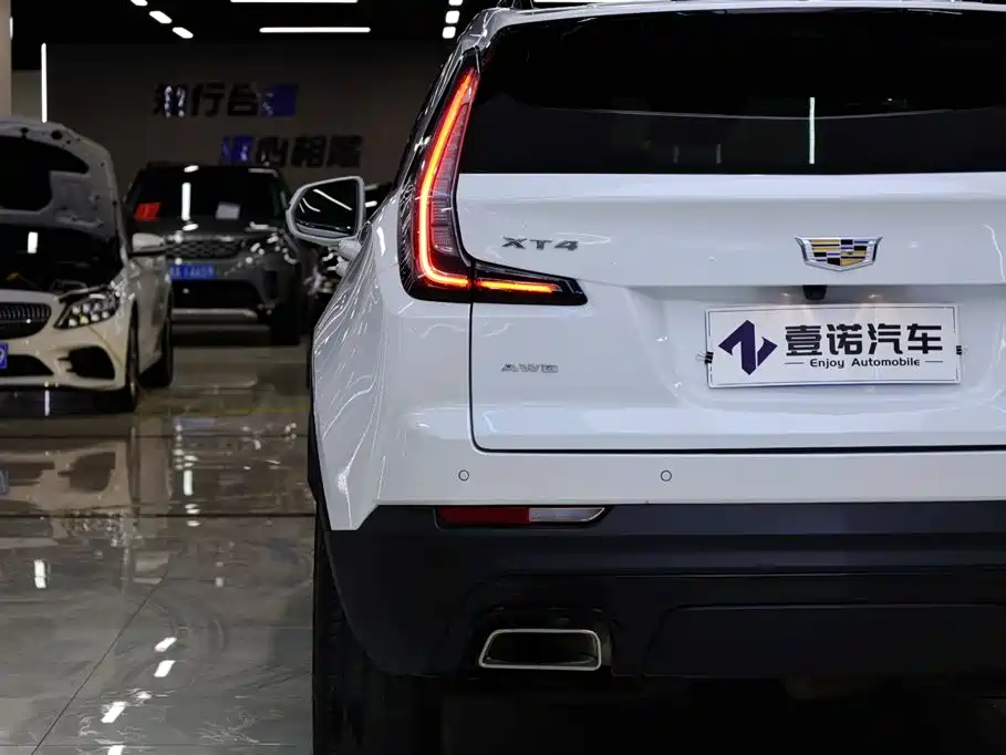 Cadillac XT4 — фото 7