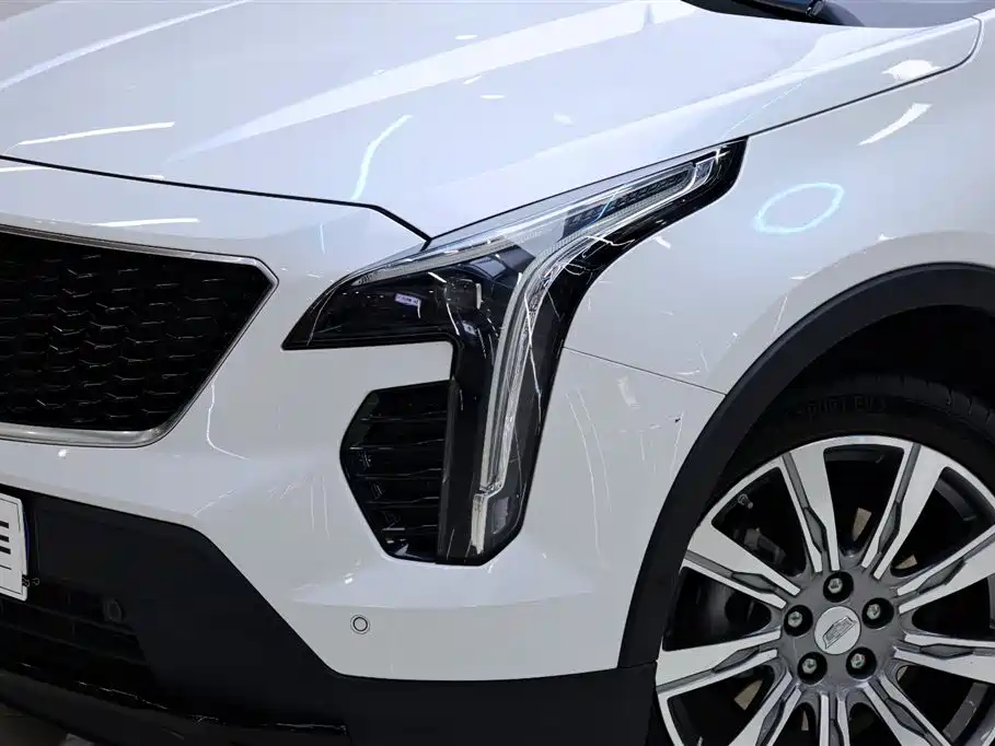 Cadillac XT4 — фото 9