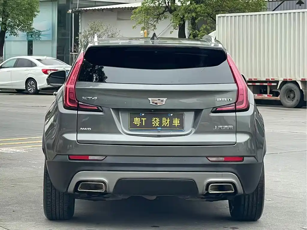 Cadillac XT4 — фото 8