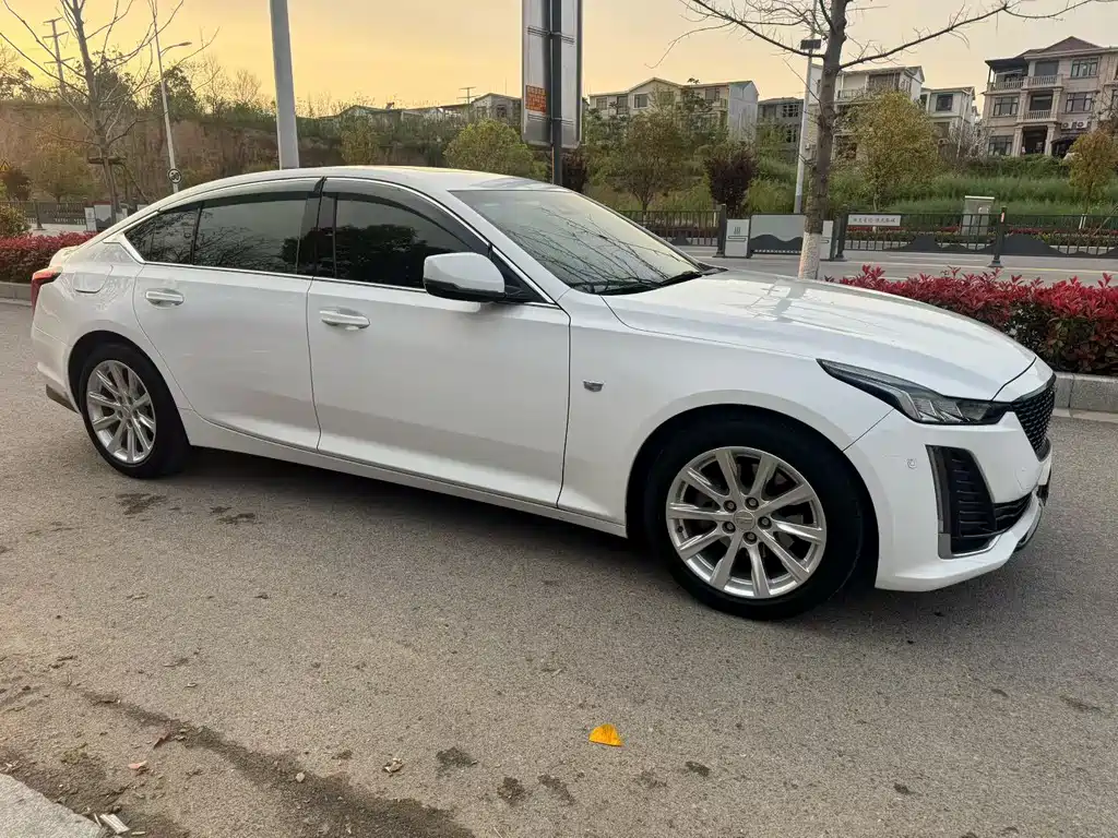 Cadillac CT5 — фото 4