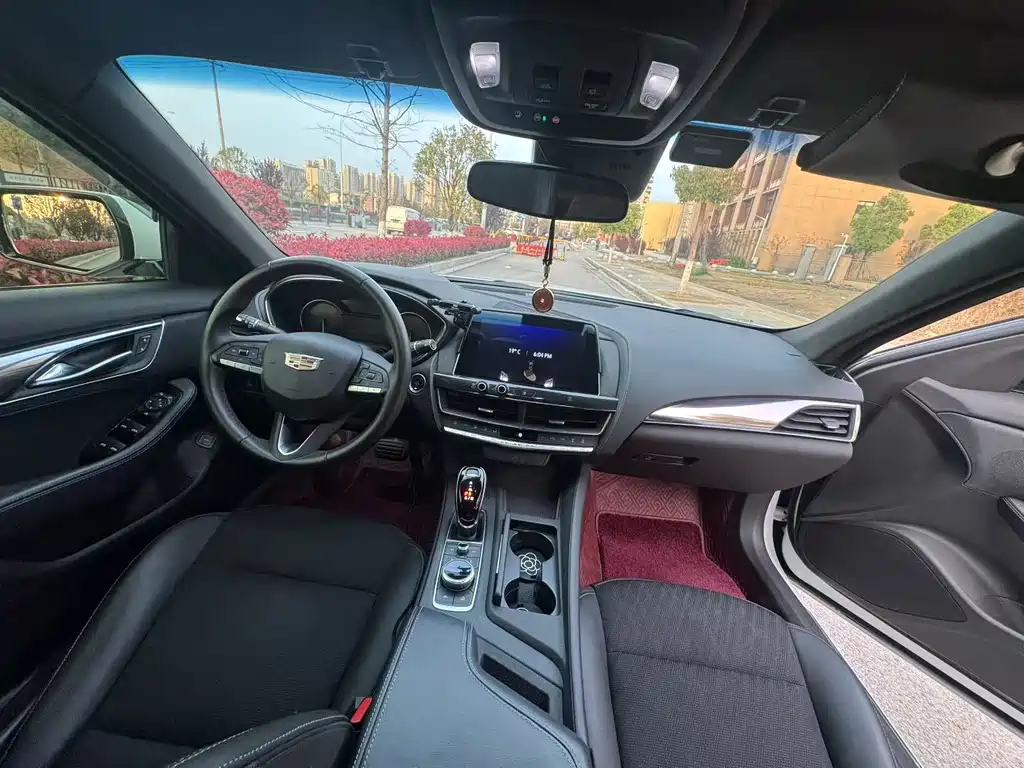 Cadillac CT5 — фото 7