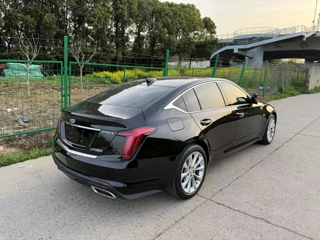 Cadillac CT5 — фото 11