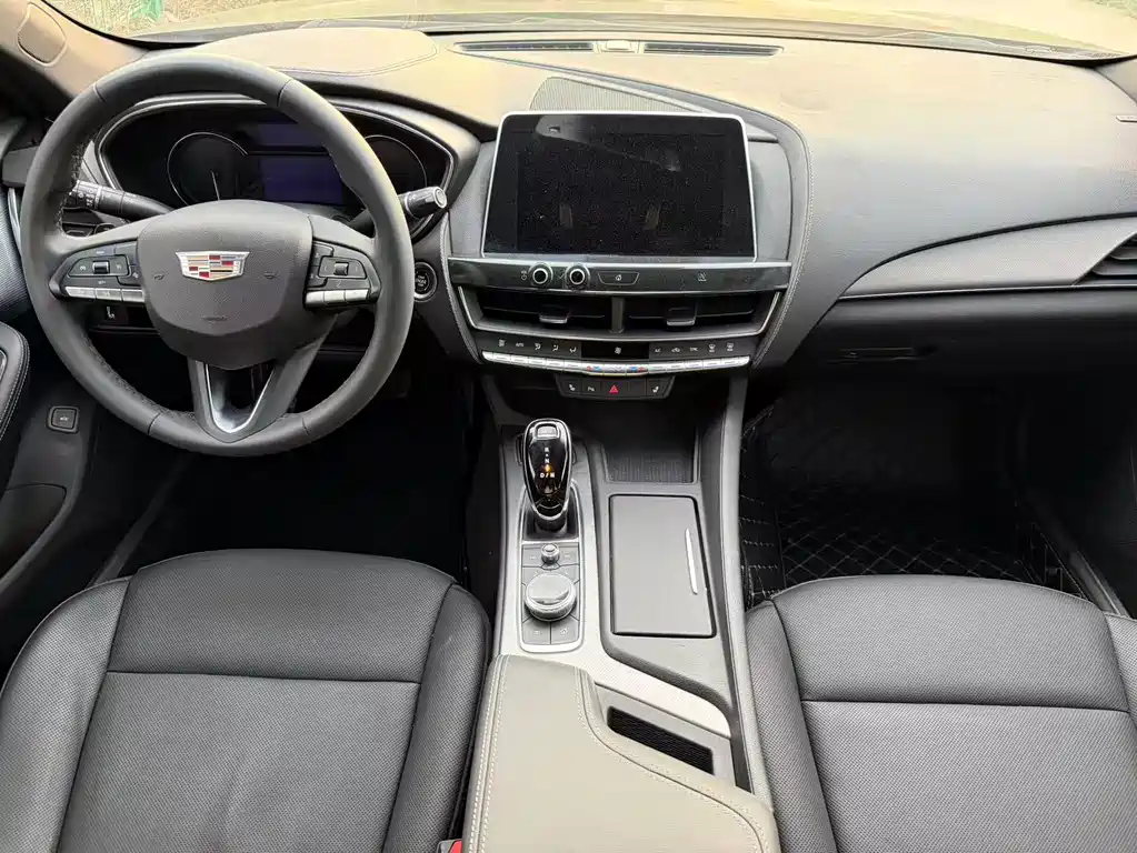 Cadillac CT5 — фото 7