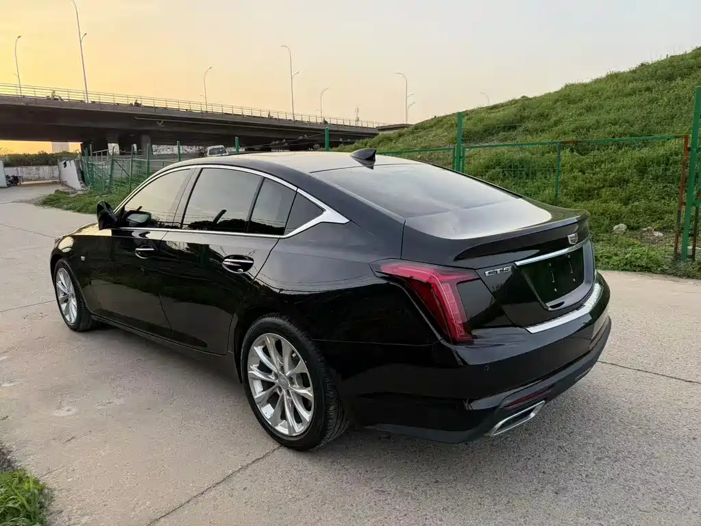 Cadillac CT5 — фото 10