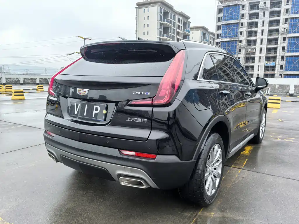 Cadillac XT4 — фото 11