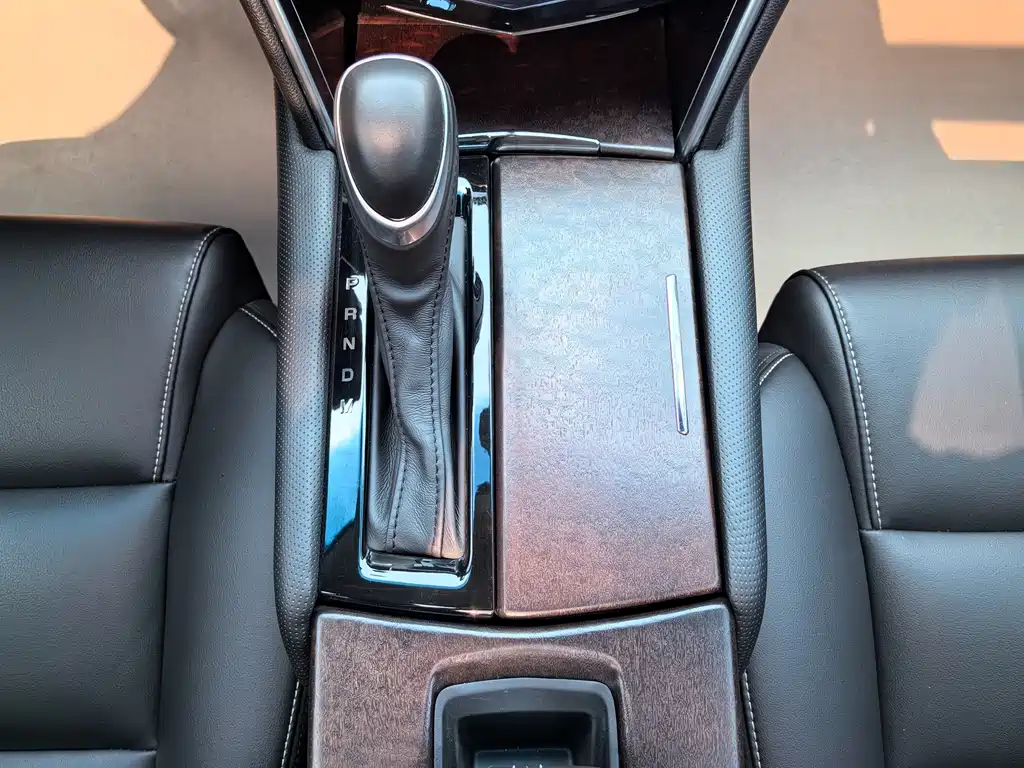 Cadillac XTS — фото 10