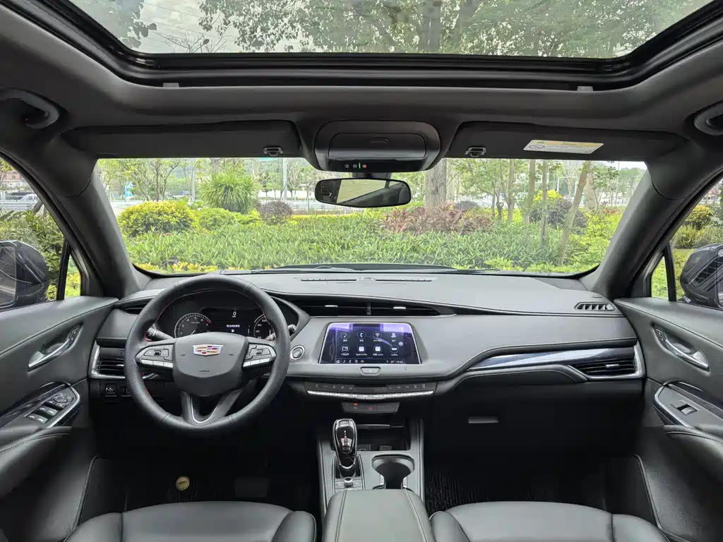 Cadillac XT4 — фото 6