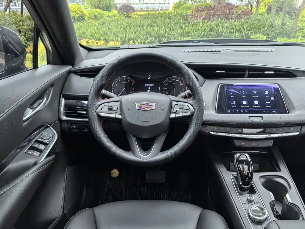 Cadillac XT4 — фото 7