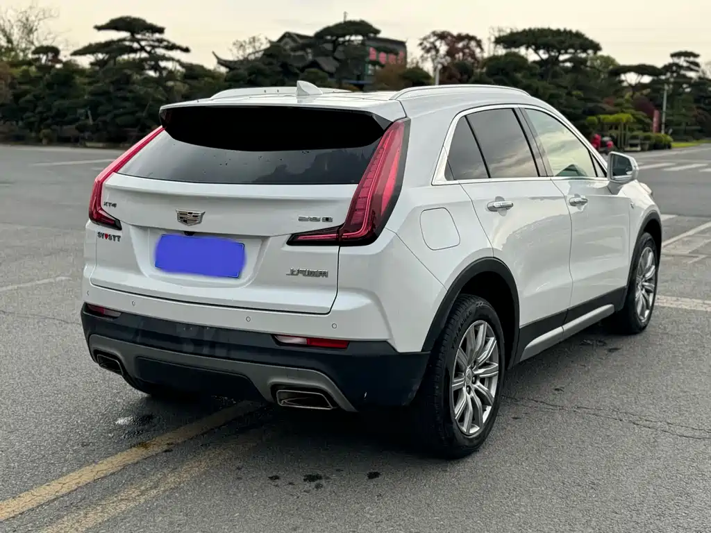 Cadillac XT4 — фото 11