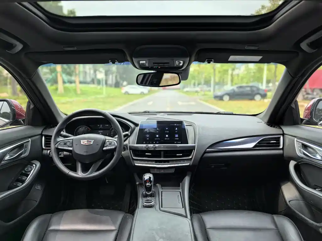 Cadillac CT5 — фото 9