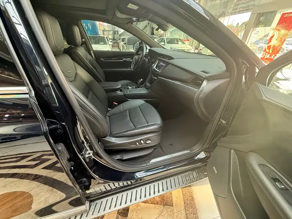 Cadillac XT5 — фото 22