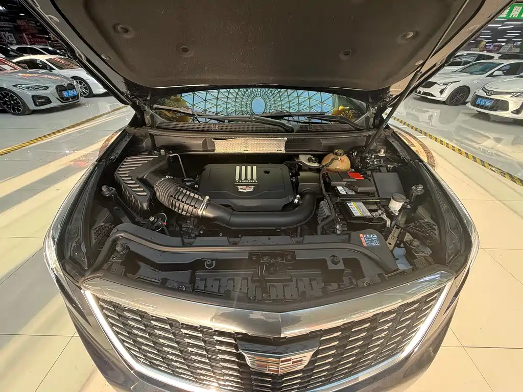 Cadillac XT5 — фото 7